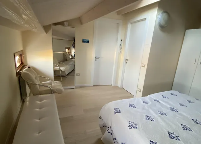 Fairmont Elisabetta By Ca-sa Check